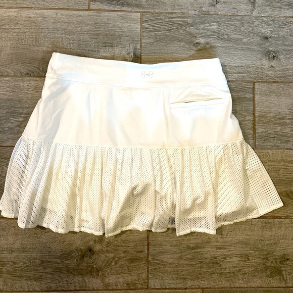 Women’s Under Armour golf skirt - Picture 4 of 4